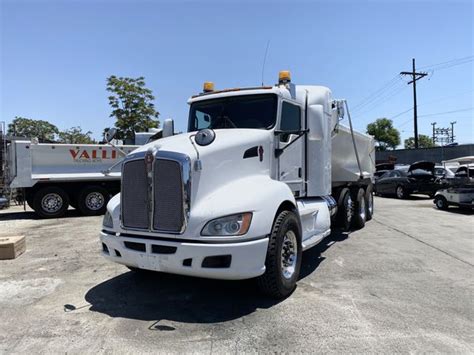 , Diesel, 4x2, Hydraulic Brakes, Class 6: 19,501 - 26,000 lb. . Dump trucks for sale in california